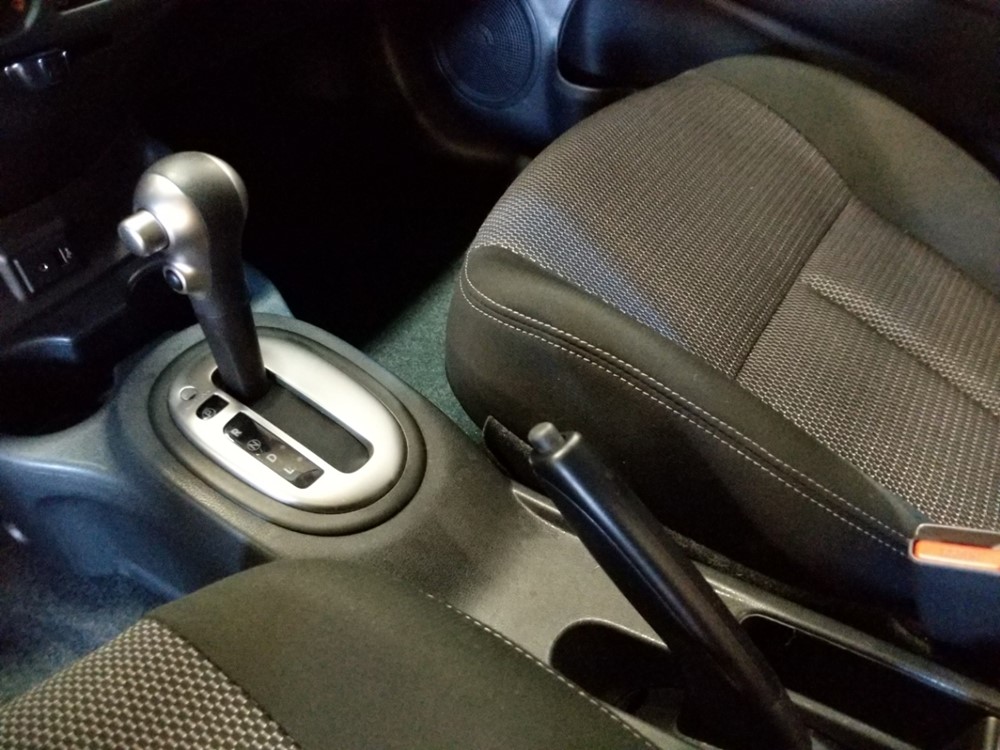 2017 Nissan Versa - Center Console/Cup Holders