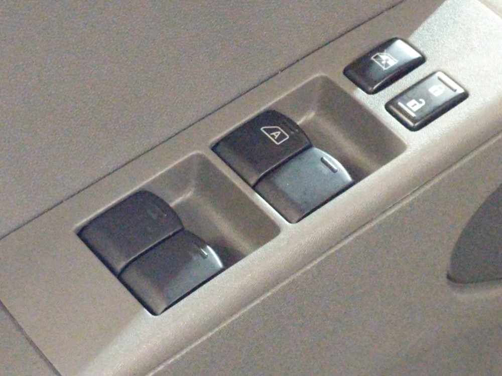 2018 Nissan Frontier - Driver Power Windows/Lock Control