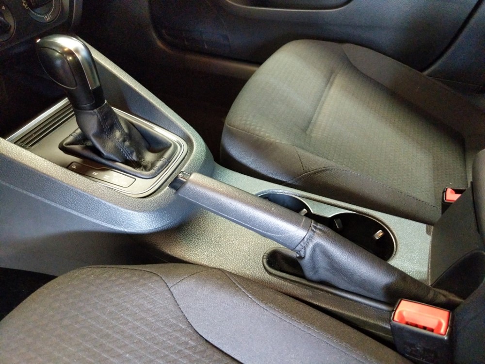 2015 Volkswagen Jetta - Center Console/Cup Holders