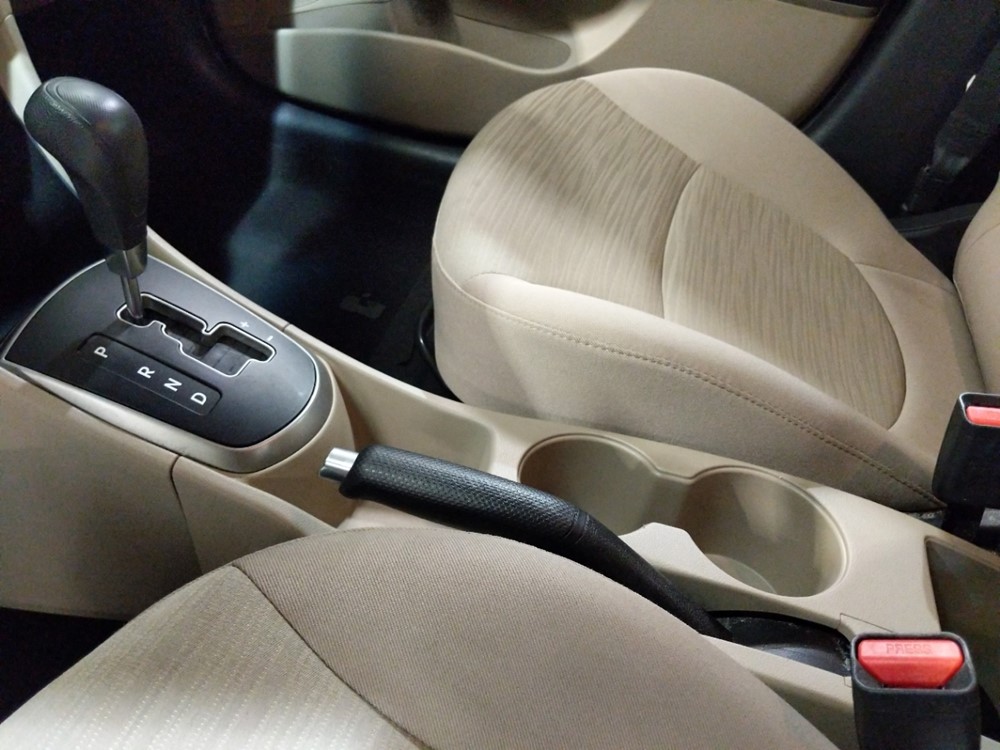 2017 Hyundai Accent - Center Console/Cup Holders