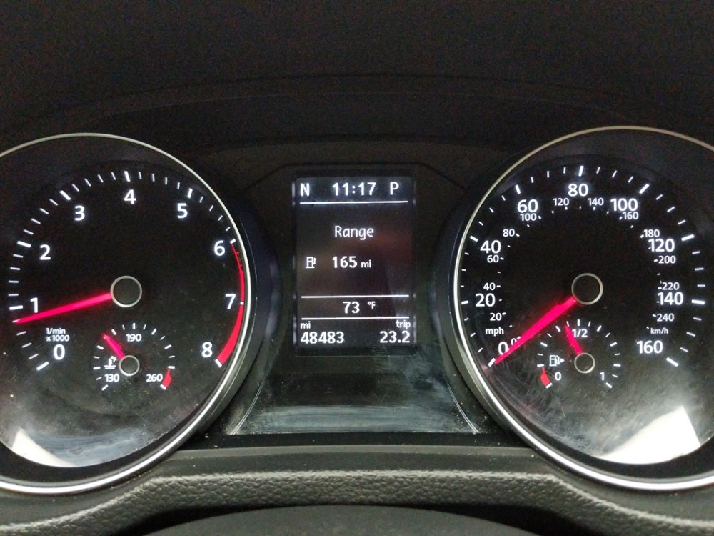 2016 Volkswagen Passat - Odometer Close Up
