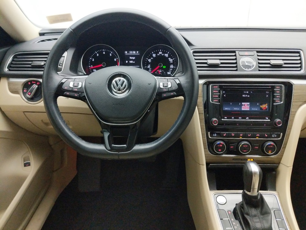 2016 Volkswagen Passat - Driver Dash