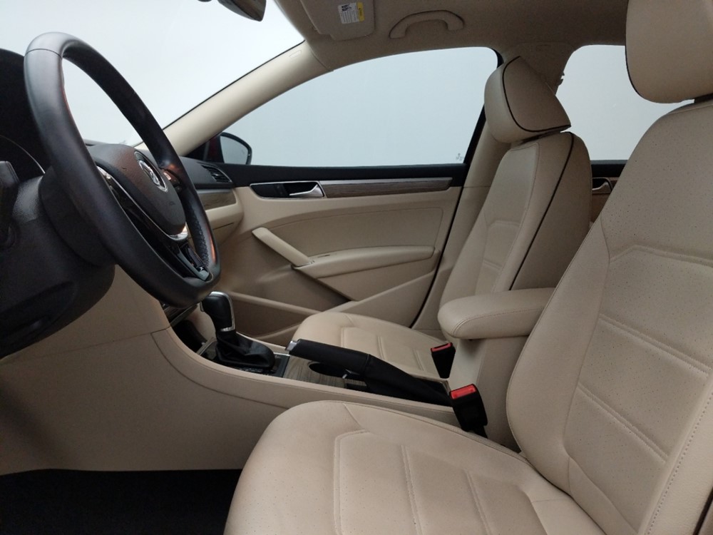 2016 Volkswagen Passat - Driver Front Seat