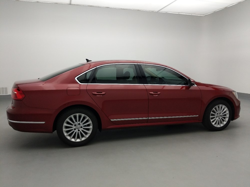 2016 Volkswagen Passat - Passenger Rear Side
