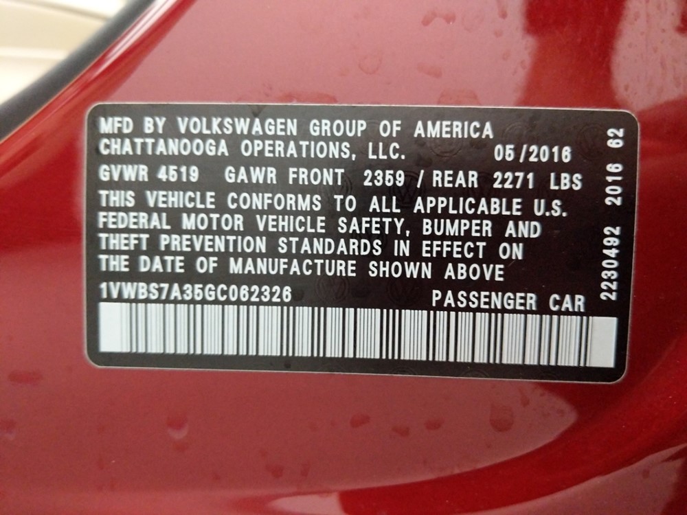 2016 Volkswagen Passat - VIN Plate