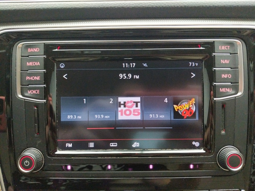 2016 Volkswagen Passat - Stereo Package