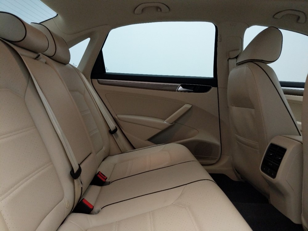 2016 Volkswagen Passat - Passenger Rear Seat