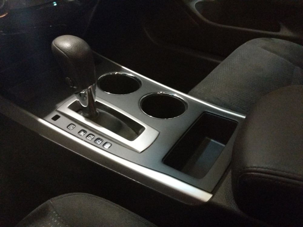 2015 Nissan Altima - Center Console/Cup Holders