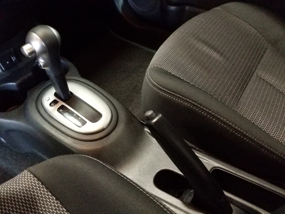 2017 Nissan Versa - Center Console/Cup Holders