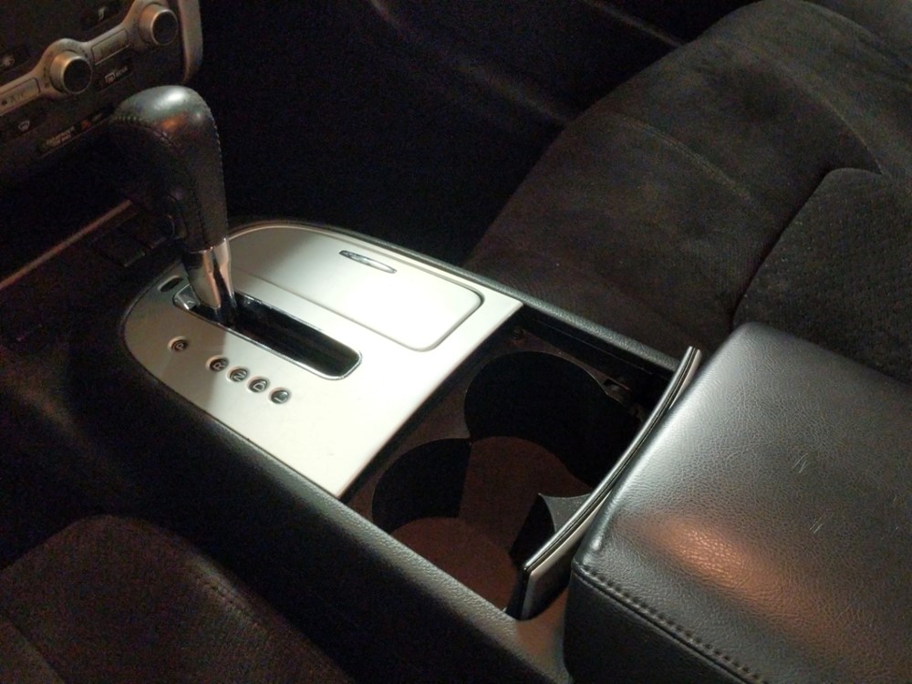 2014 Nissan Murano - Center Console/Cup Holders