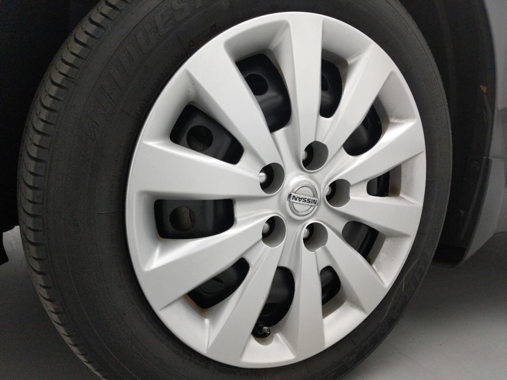 2015 Nissan Sentra - Wheel