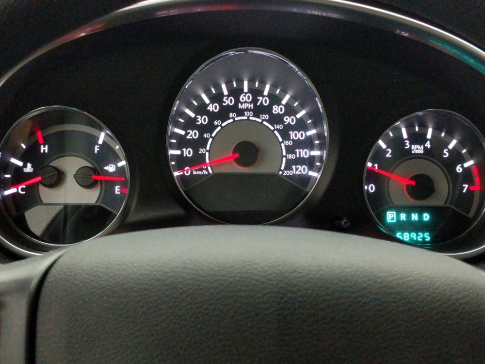 2014 Chrysler 200 - Odometer Close Up
