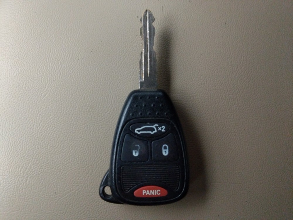 2014 Chrysler 200 - Keys