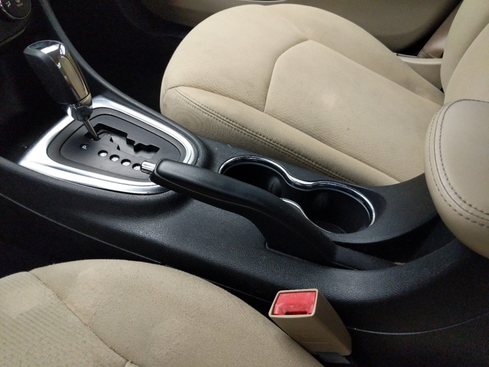 2014 Chrysler 200 - Center Console/Cup Holders