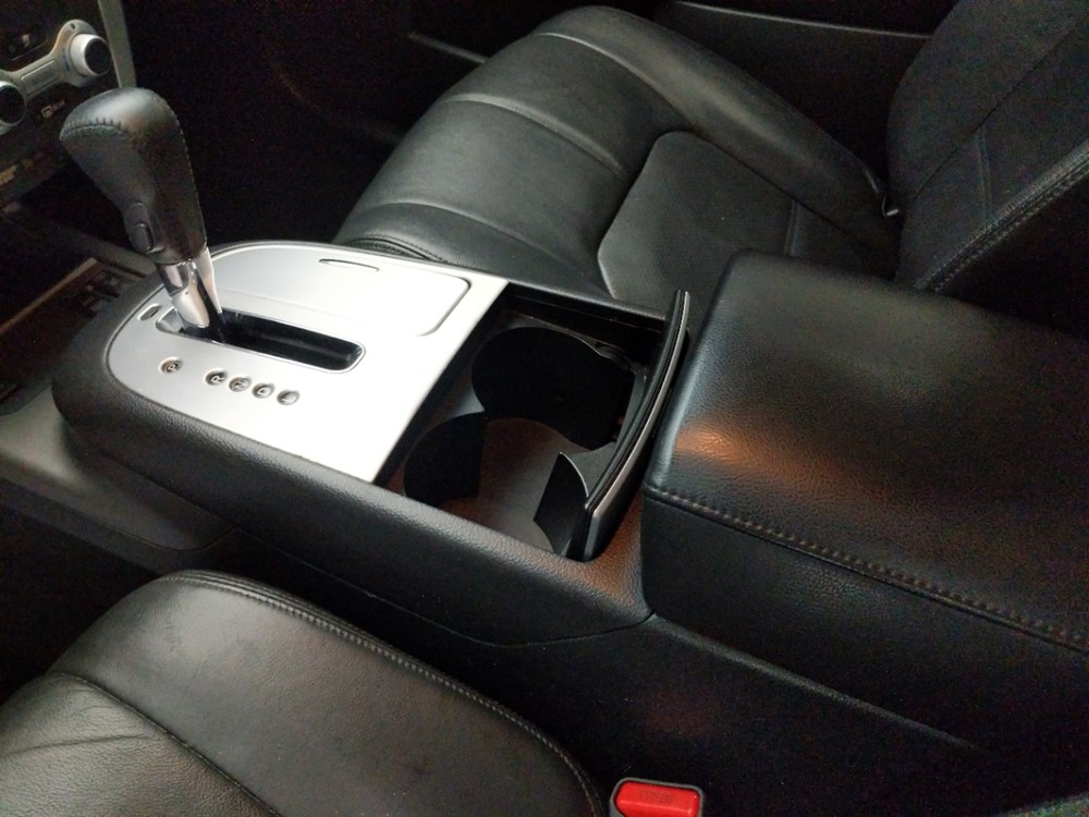 2013 Nissan Murano - Center Console/Cup Holders