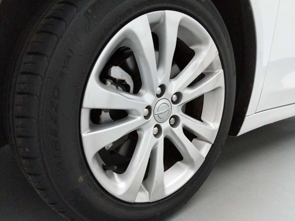 2015 Chrysler 200 - Wheel
