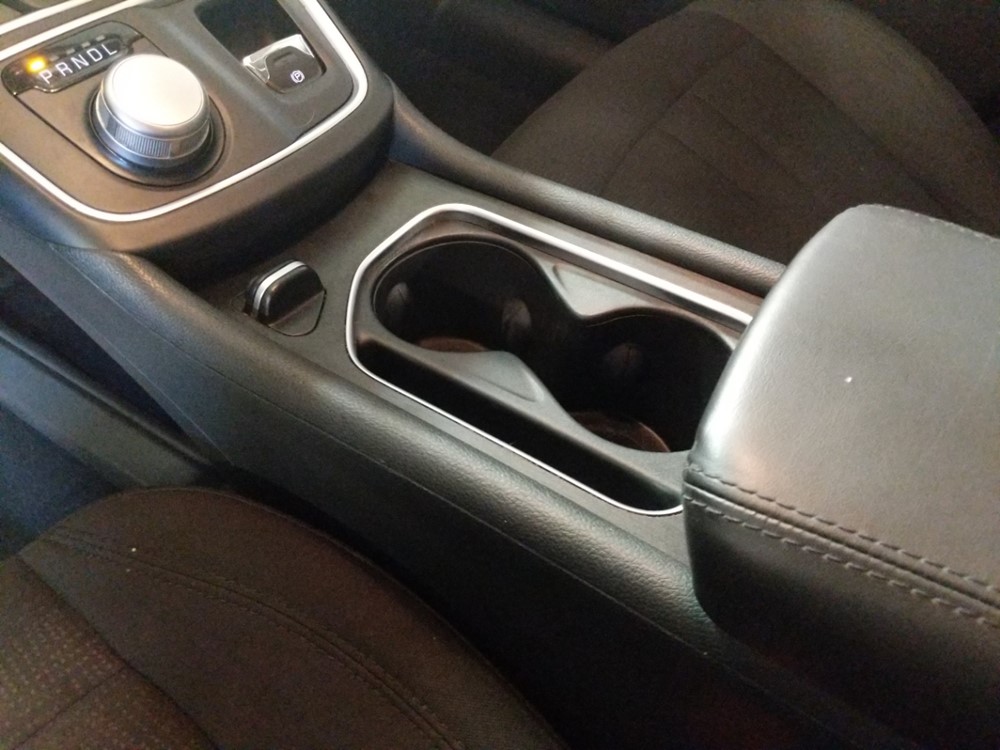 2015 Chrysler 200 - Center Console/Cup Holders