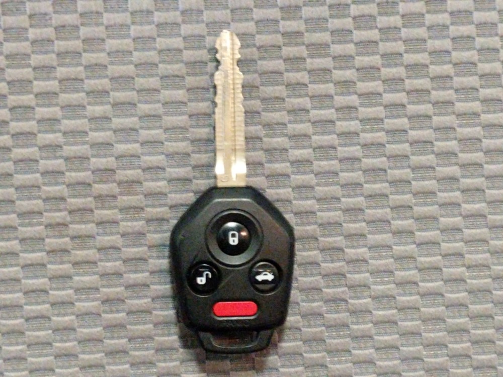2016 Subaru Forester - Keys