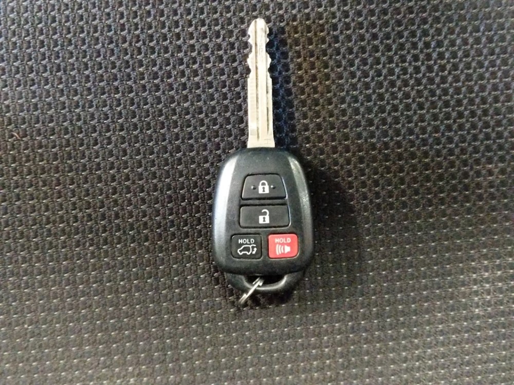 2017 Toyota RAV4 - Keys