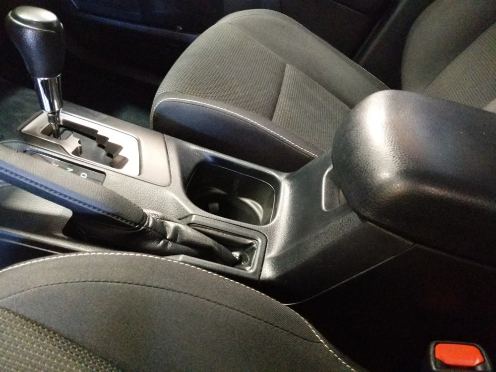 2017 Toyota RAV4 - Center Console/Cup Holders