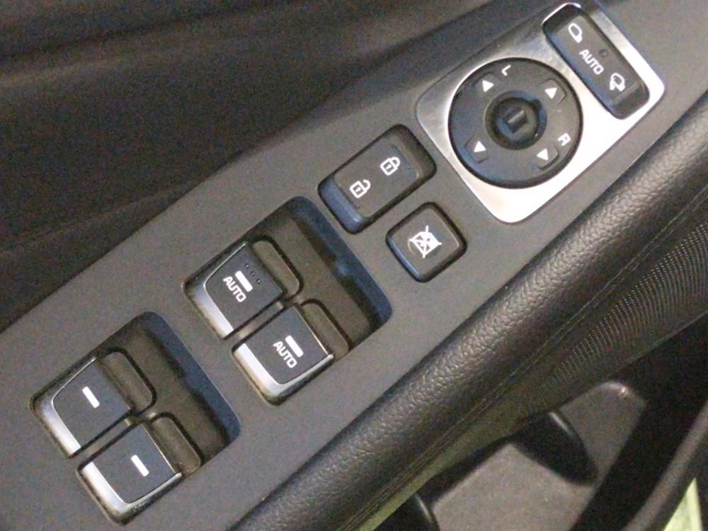 2014 Kia Cadenza - Driver Power Windows/Lock Control