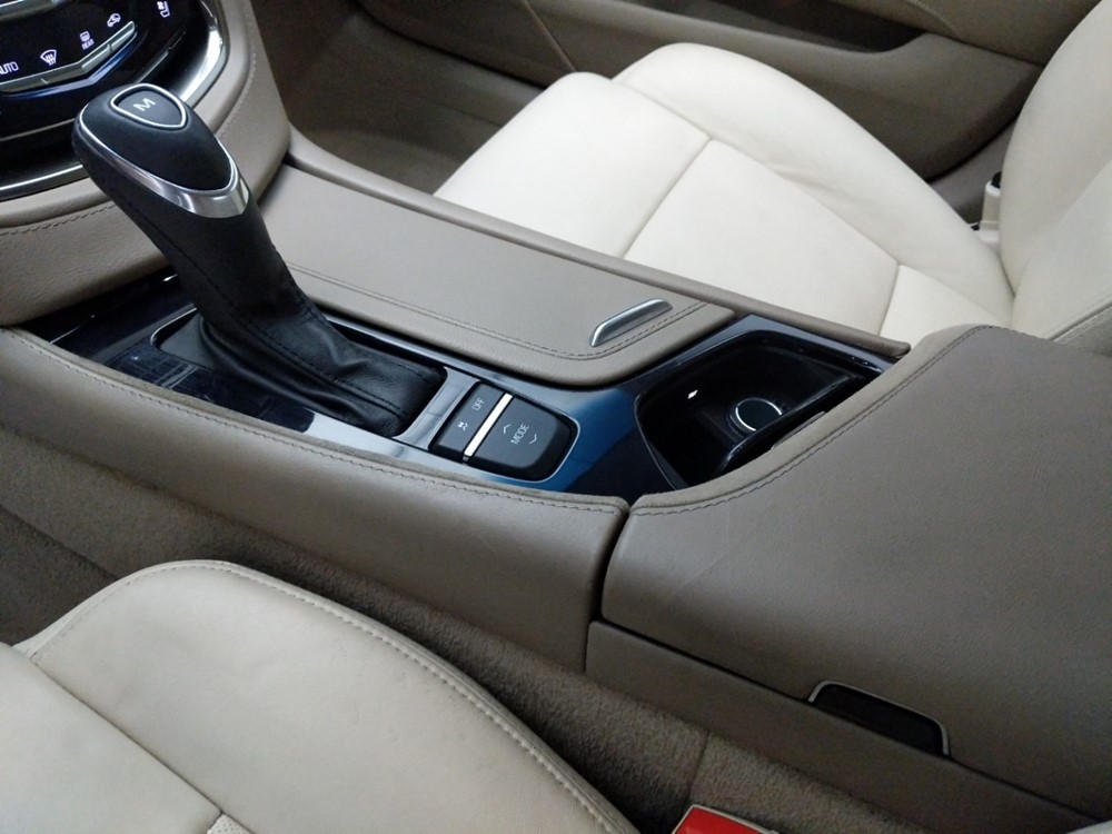 2016 Cadillac CTS - Center Console/Cup Holders