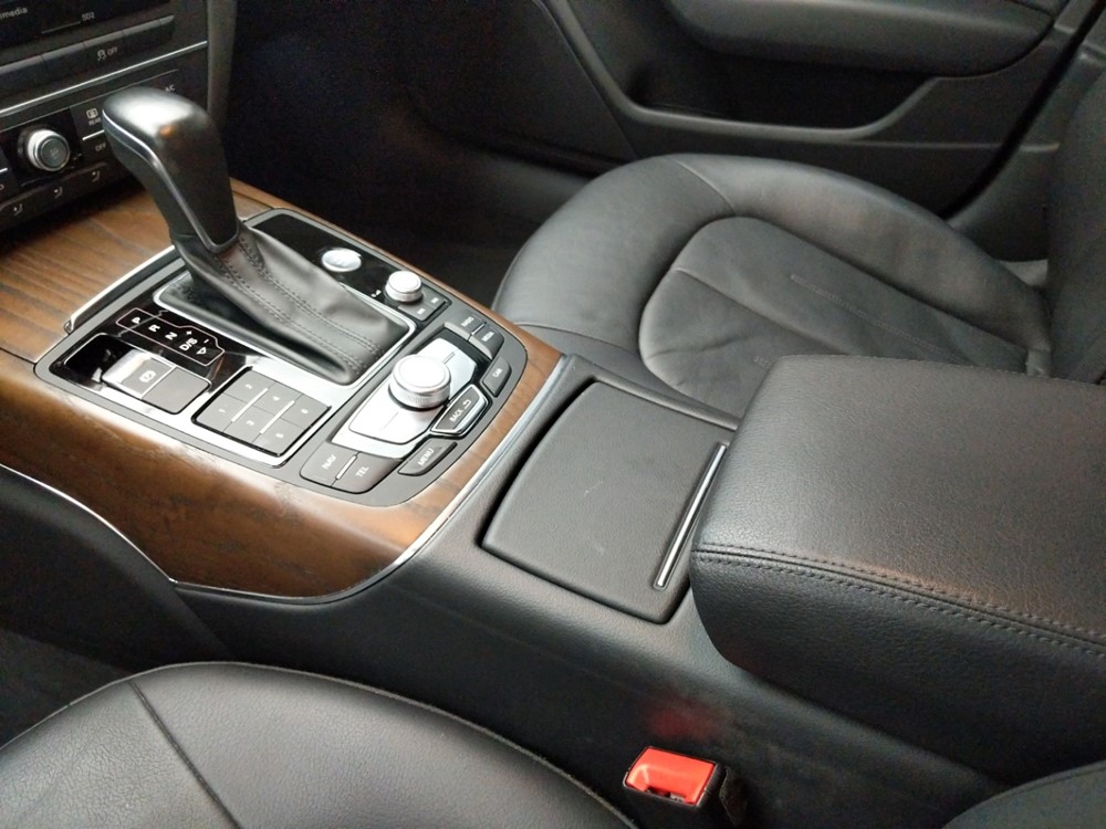 2016 Audi A6 - Center Console/Cup Holders