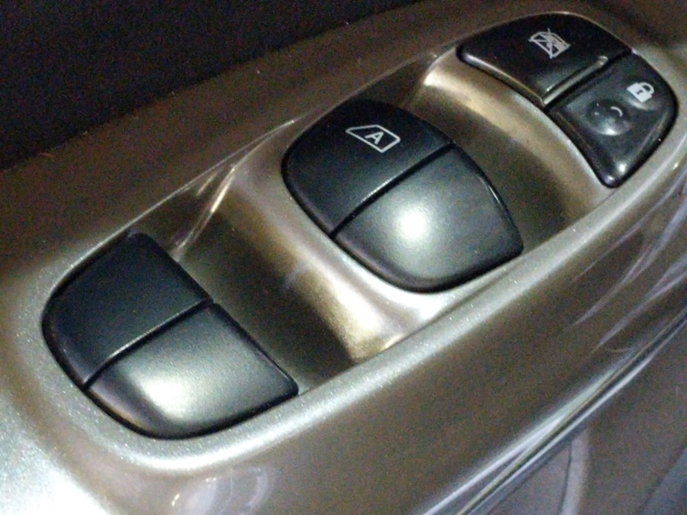 2014 Nissan JUKE - Driver Power Windows/Lock Control