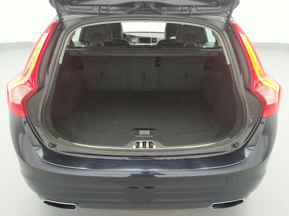 2017 Volvo V60 - Trunk