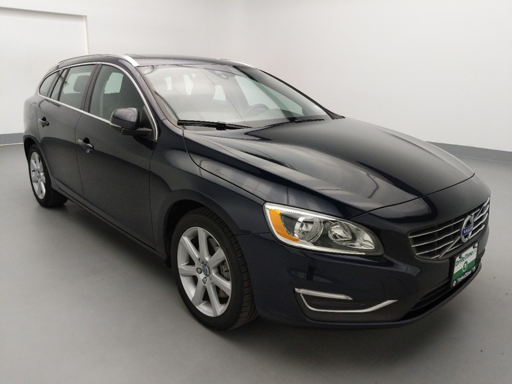 2017 Volvo V60 - Passenger Front Bumper