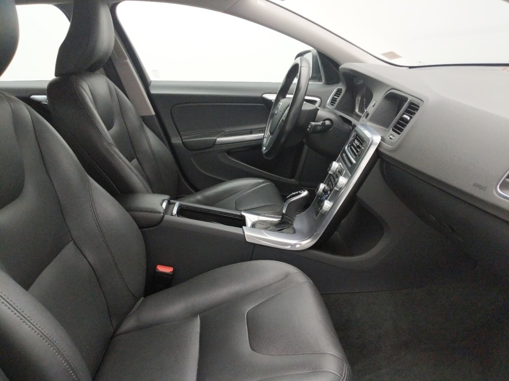 2017 Volvo V60 - Passenger Front Seat