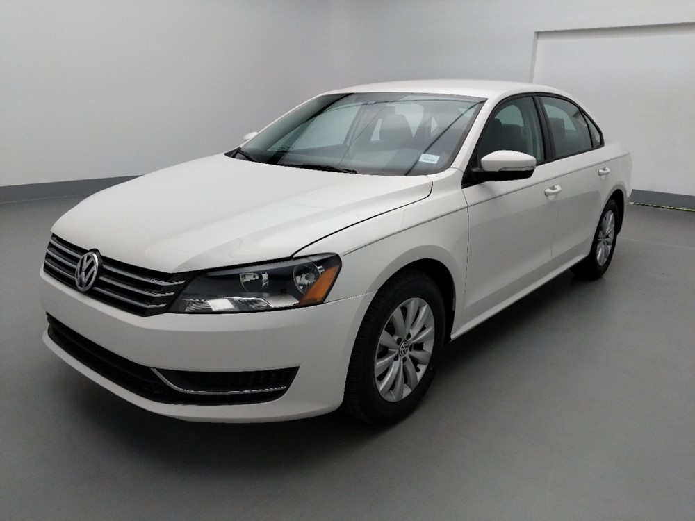 2015 Volkswagen Passat - Driver Front Bumper