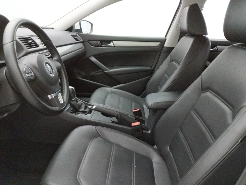 2015 Volkswagen Passat - Driver Front Seat