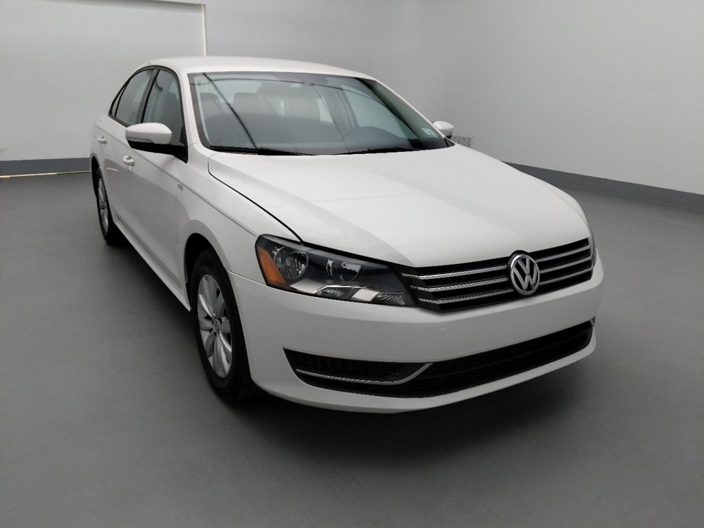 2015 Volkswagen Passat - Passenger Front Hood