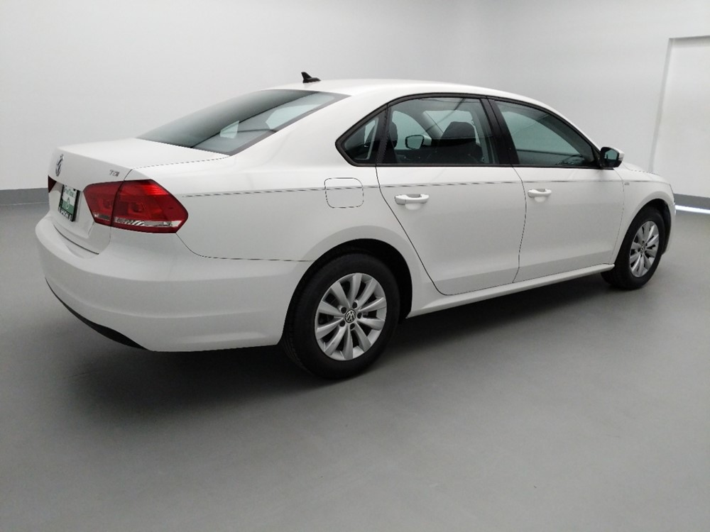 2015 Volkswagen Passat - Passenger Rear Side