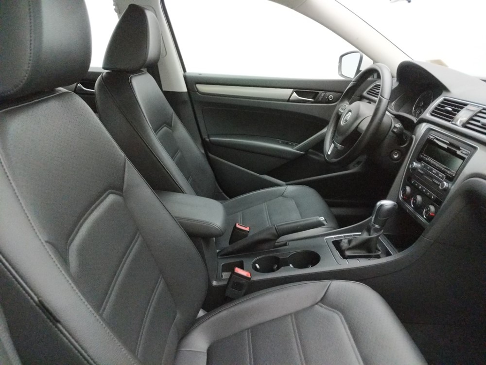 2015 Volkswagen Passat - Passenger Front Seat