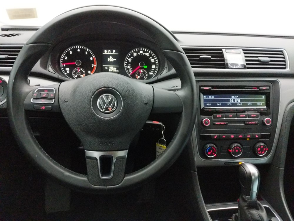 2015 Volkswagen Passat - Driver Dash