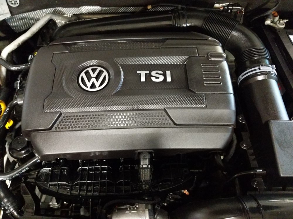 2015 Volkswagen Passat - Engine