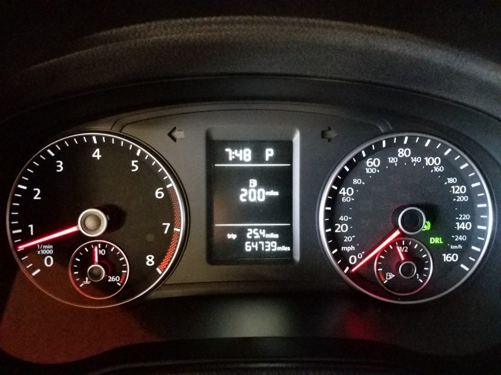 2015 Volkswagen Passat - Odometer Close Up