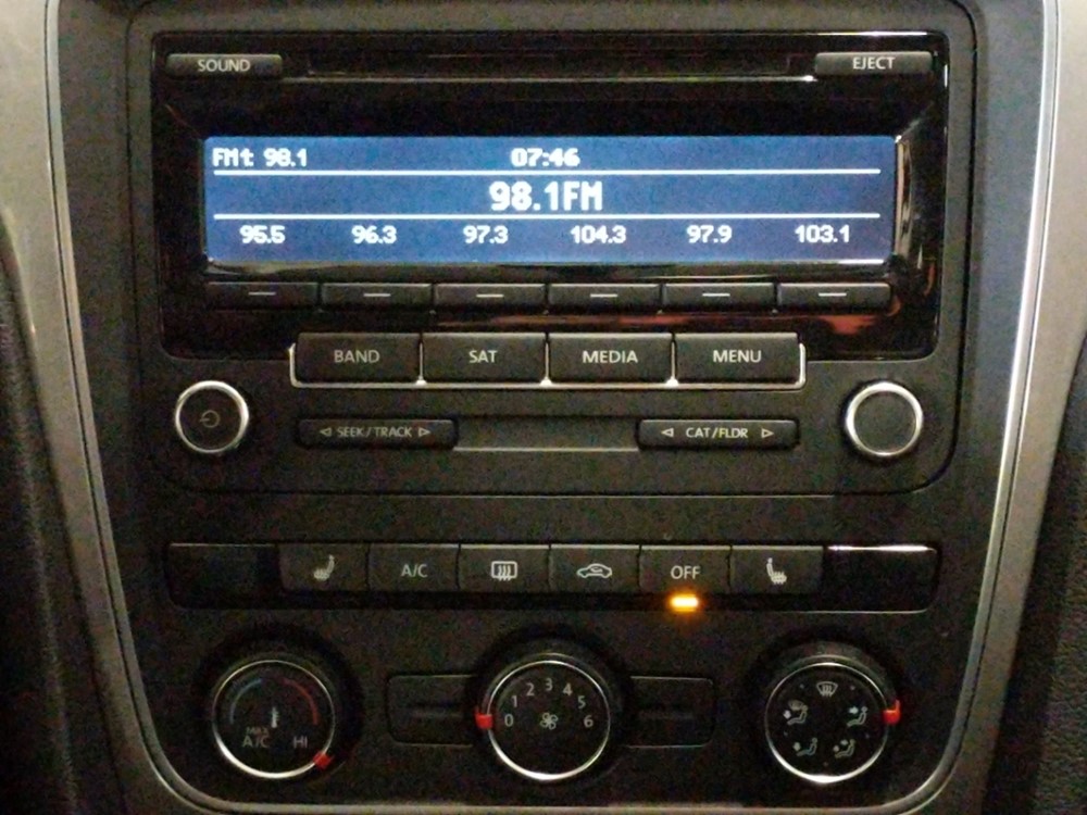 2015 Volkswagen Passat - Stereo Package