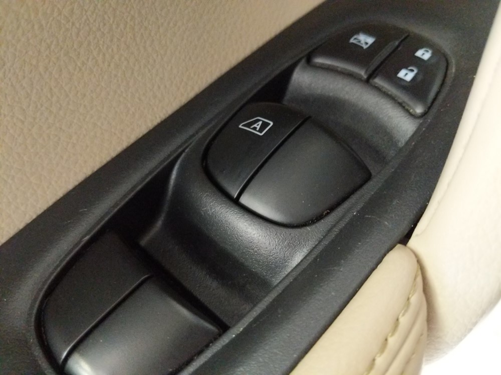 2015 Nissan Rogue - Driver Power Windows/Lock Control