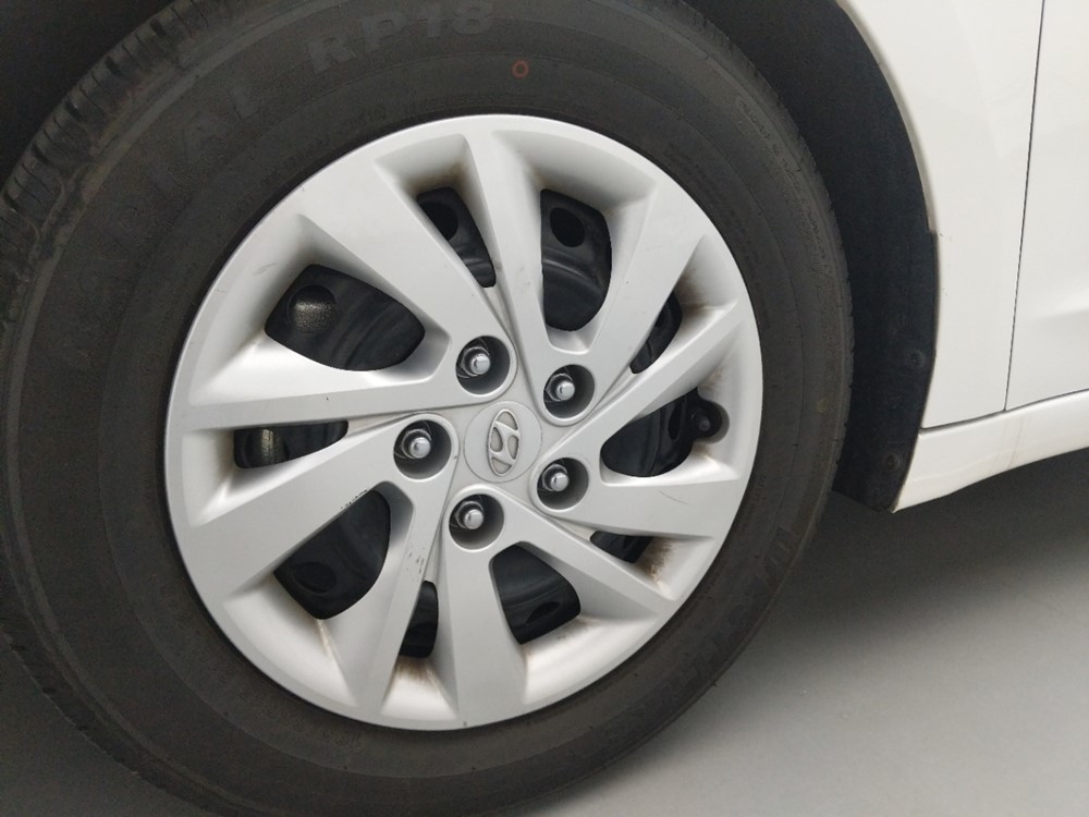 2017 Hyundai Elantra - Wheel