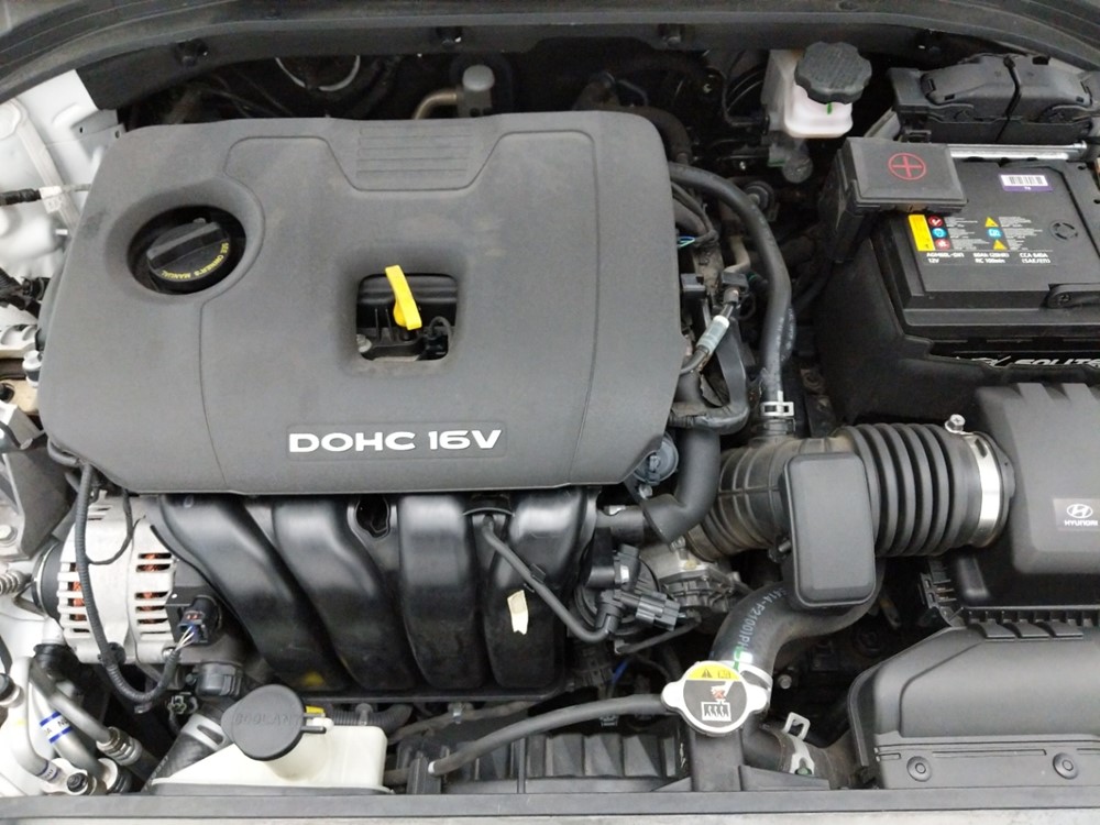 2017 Hyundai Elantra - Engine