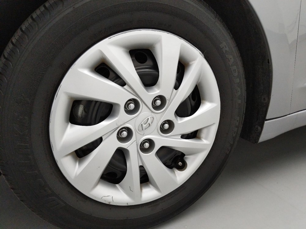 2017 Hyundai Elantra - Wheel