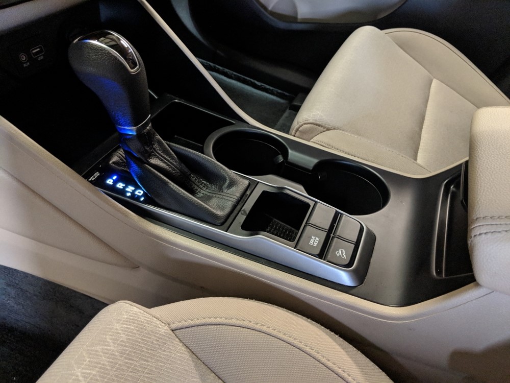 2016 Hyundai Tucson - Center Console/Cup Holders