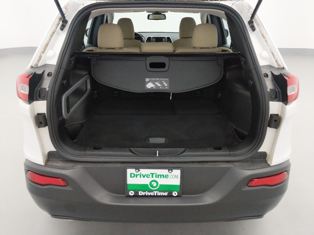 2017 Jeep Cherokee - Trunk