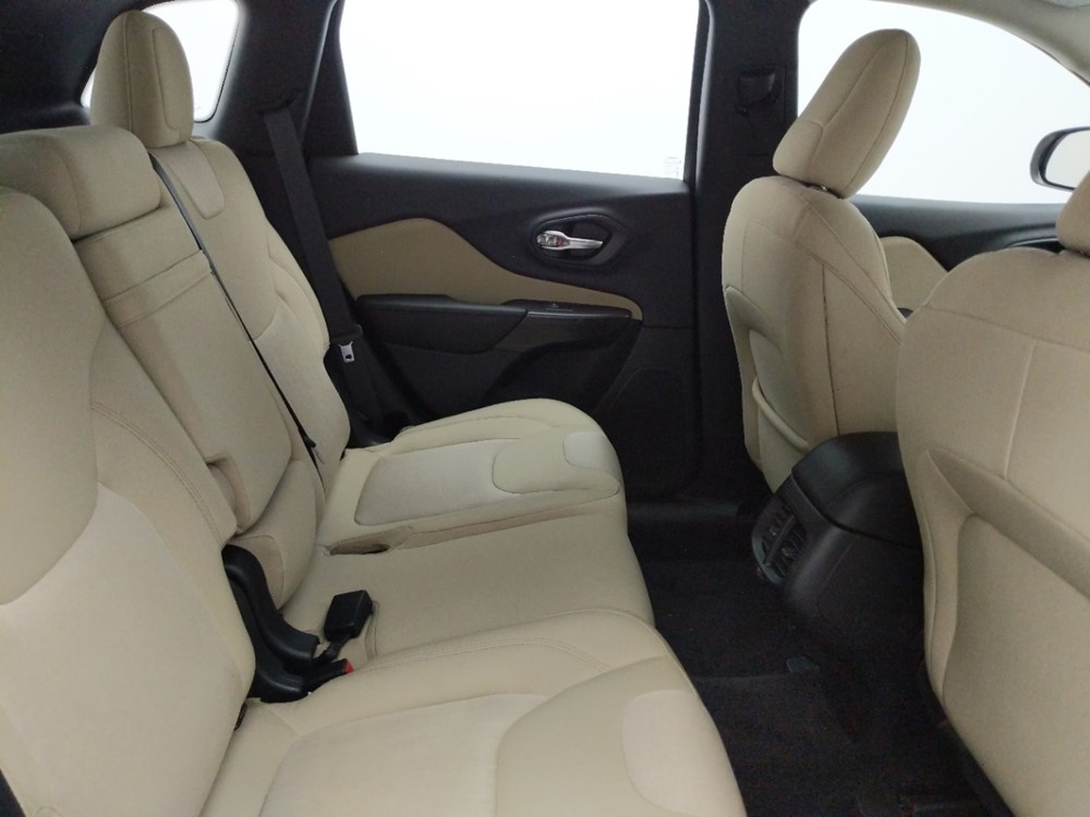 2017 Jeep Cherokee - Passenger Rear Seat