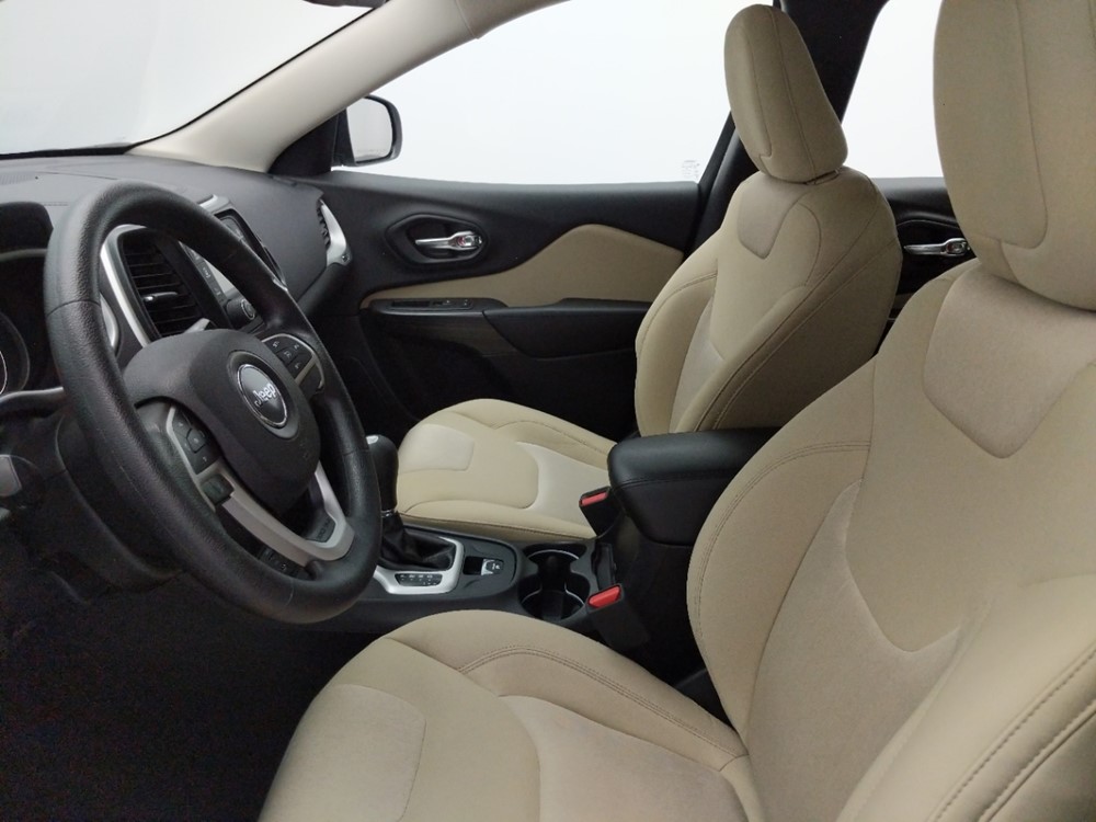 2017 Jeep Cherokee - Driver Front Seat