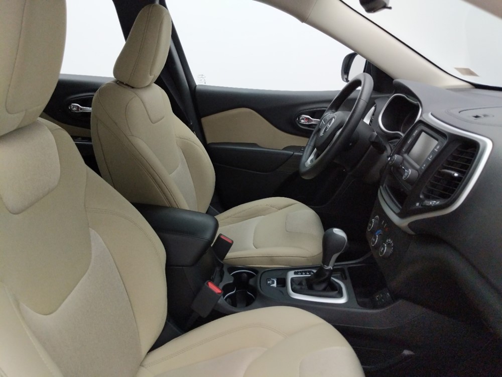 2017 Jeep Cherokee - Passenger Front Seat