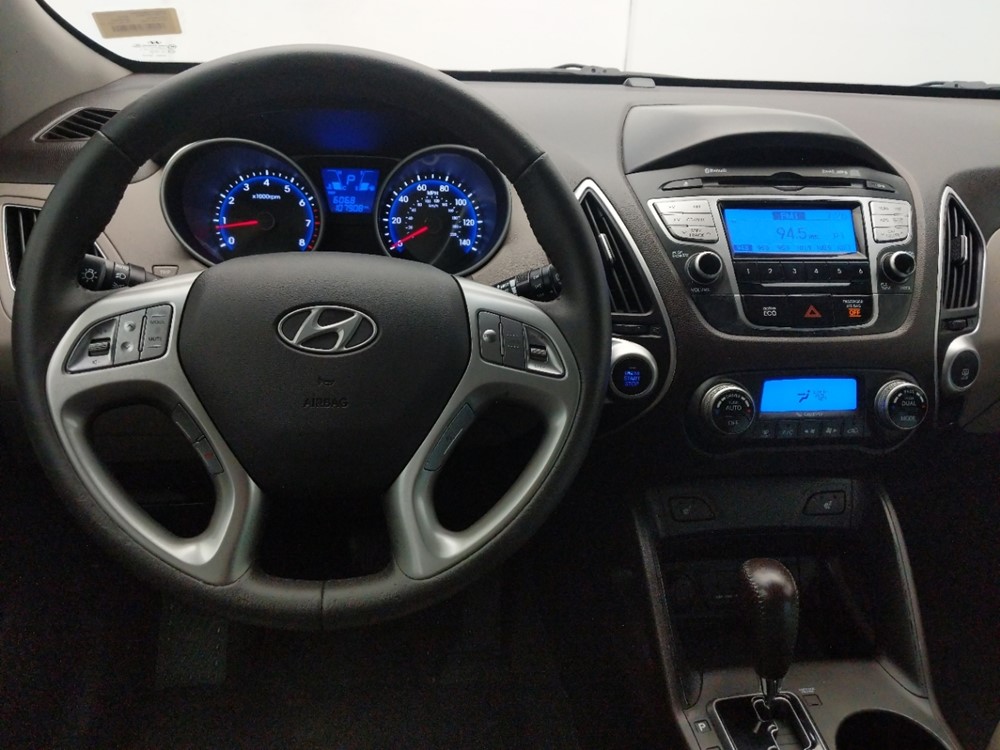 2013 Hyundai Tucson - Driver Dash
